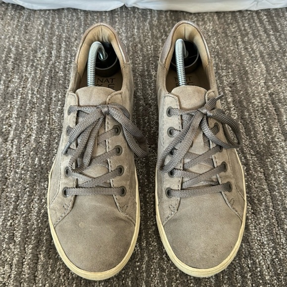 Morrison Naturalizer Grey cushioned lace up sneaker - size 8 grey/brown suede - Picture 2 of 9